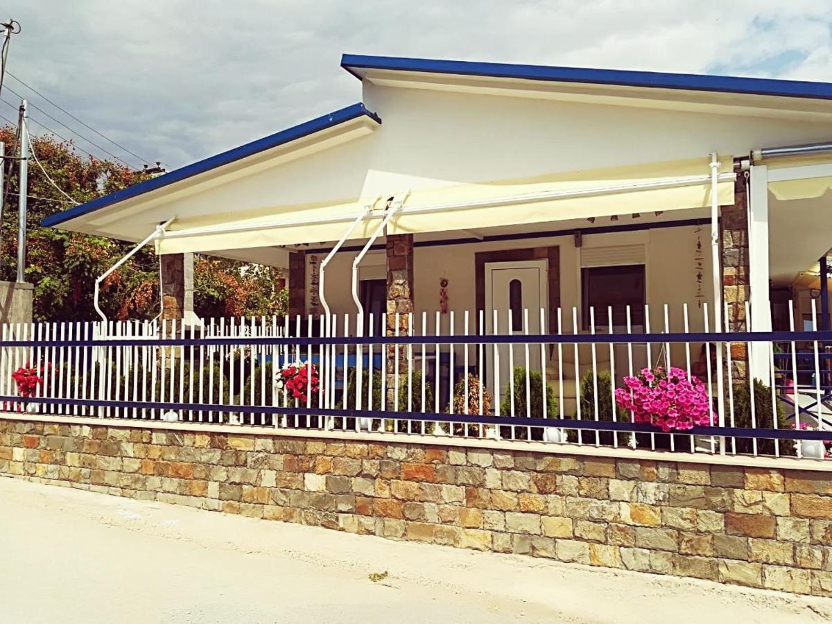 Villa Blue House Nea Kallikrateia Exteriér fotografie